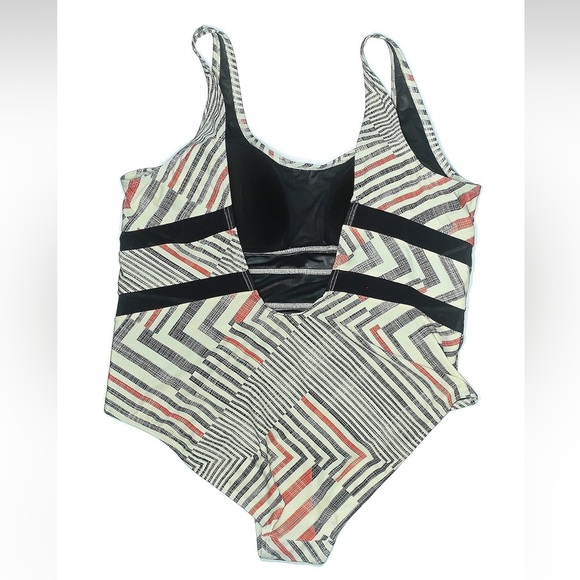 Sun & Sea Grey and Red One Piece Swimwear Chevron Pattern Women’s Plus Size 18 - Picture 2 of 5